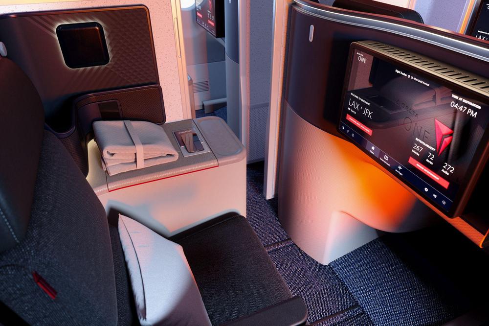 Delta One suite IFE